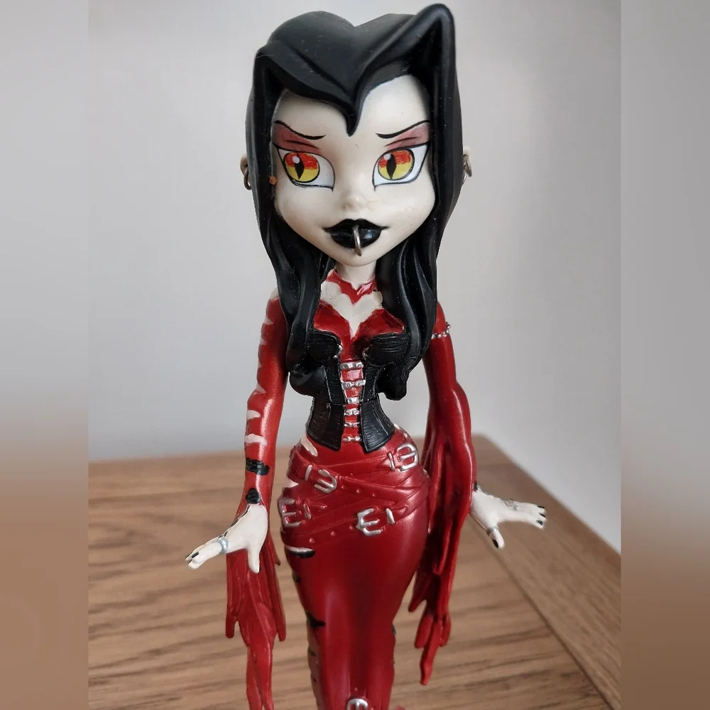 Bleeding Edge Goth "Morbida" 2003, series 1, ComicCon variant 7" figurine - Picture 2 of 8